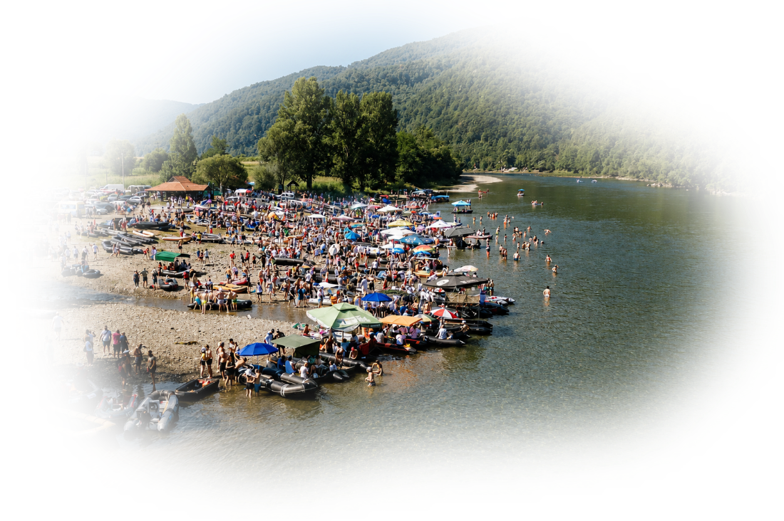 Spust Drinom za društvo i proslave, ekipa na obali kod Ljubovije